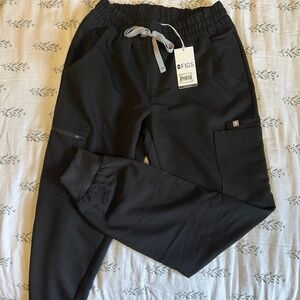 NWT Figs Uman Relaxed Jogger Scrub Bottom (Size XS, Black)